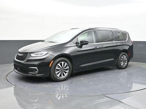 2021 Chrysler Pacifica Touring-L