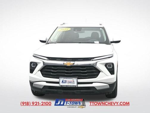 Summit White 2025 Chevrolet Trailblazer LT