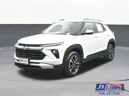 Summit White 2025 Chevrolet Trailblazer LT