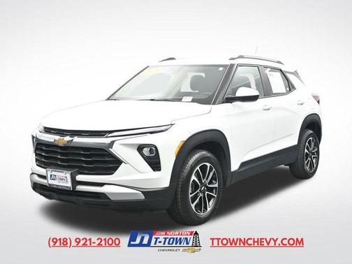 Summit White 2025 Chevrolet Trailblazer LT