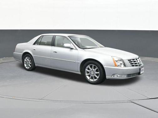 2010 Cadillac DTS Base