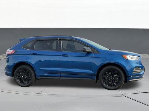 Blue Metallic 2024 Ford Edge SE