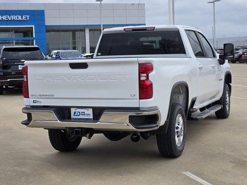 Summit White 2026 Chevrolet Silverado 2500 LT