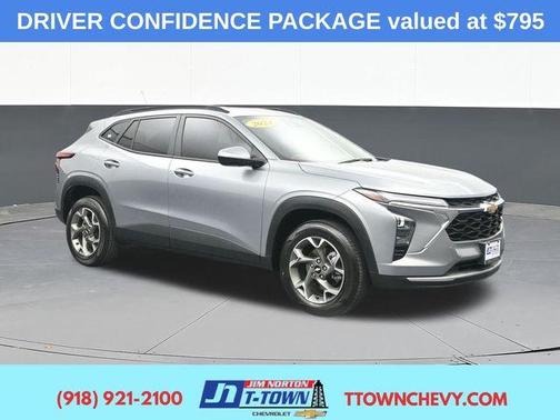 Sterling Gray Metallic 2024 Chevrolet Trax LT