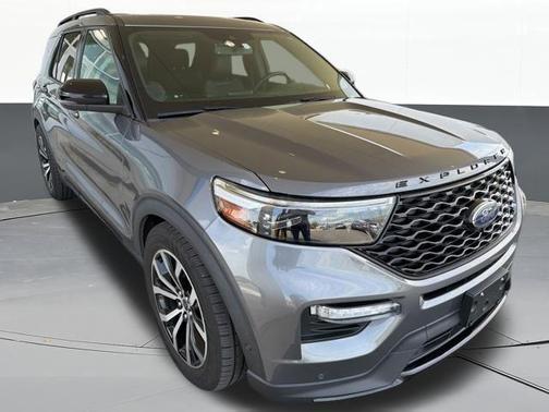 Gray Metallic 2021 Ford Explorer ST