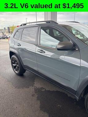 Anvil Clearcoat 2014 Jeep Cherokee Trailhawk