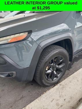 Anvil Clearcoat 2014 Jeep Cherokee Trailhawk