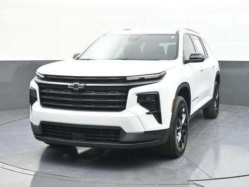 Summit White 2026 Chevrolet Traverse LT