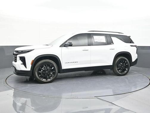 Summit White 2026 Chevrolet Traverse LT