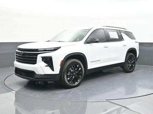 Summit White 2026 Chevrolet Traverse LT