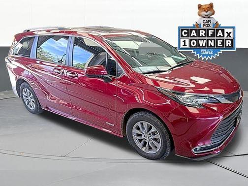 2021 Toyota Sienna XLE