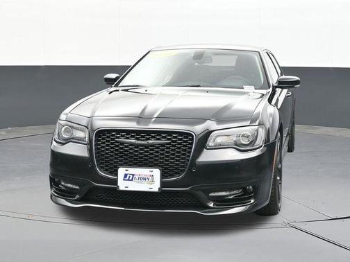 2022 Chrysler 300 Touring L