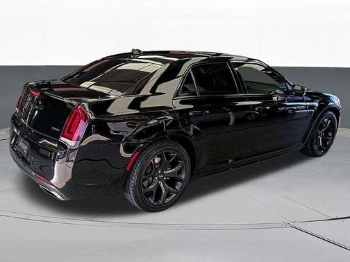 2022 Chrysler 300 Touring L