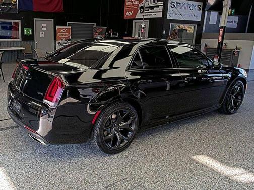 2022 Chrysler 300 Touring L