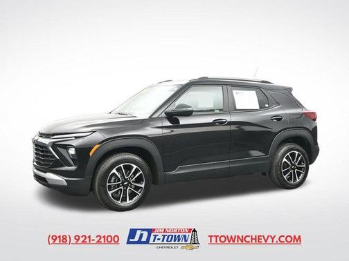 Mosaic Black Metallic 2025 Chevrolet Trailblazer LT