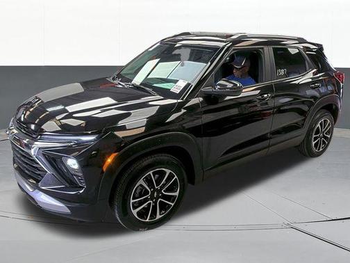 Mosaic Black Metallic 2025 Chevrolet Trailblazer LT