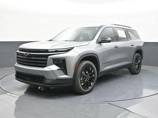 Sterling Gray Metallic 2026 Chevrolet Traverse LT
