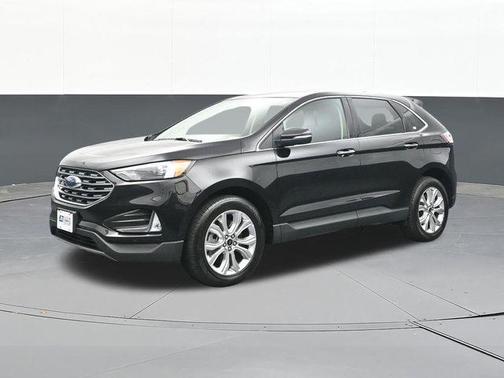Black Metallic 2024 Ford Edge Titanium