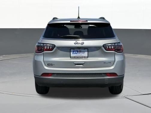 Billet Silver Metallic Clearcoat 2022 Jeep Compass Latitude