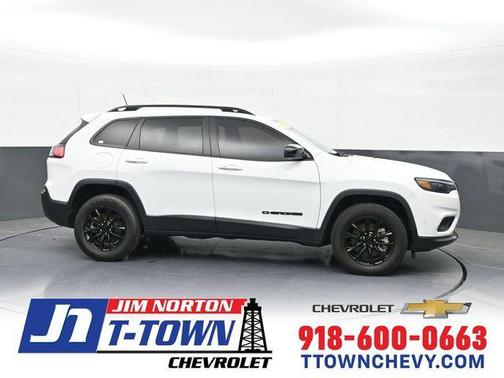 2023 Jeep Cherokee Altitude Lux