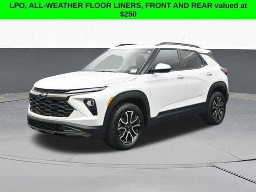 Iridescent Pearl Tricoat 2025 Chevrolet Trailblazer ACTIV