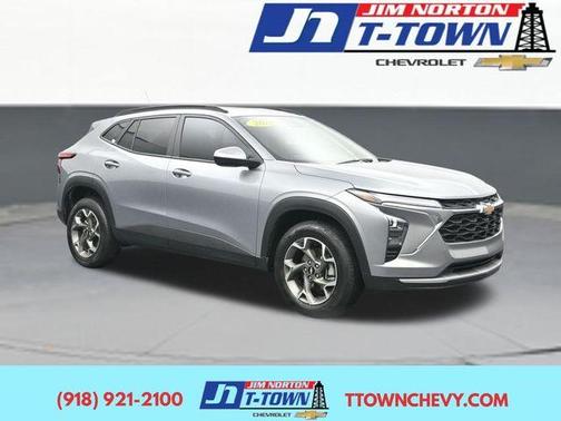 Sterling Gray Metallic 2025 Chevrolet Trax LT