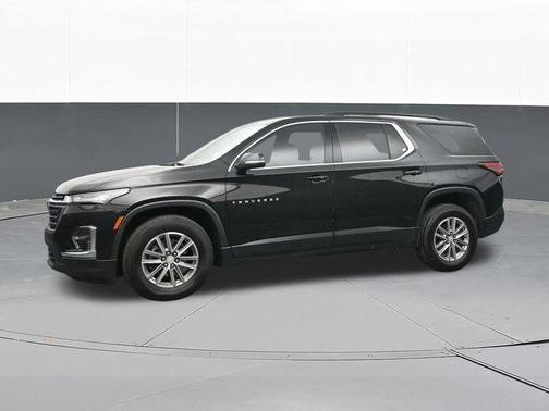 Mosaic Black Metallic 2023 Chevrolet Traverse LT Cloth