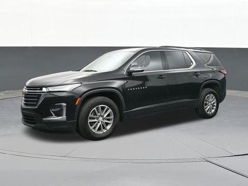 Mosaic Black Metallic 2023 Chevrolet Traverse LT Cloth