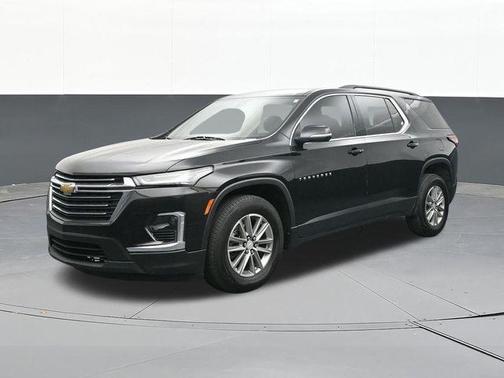 Mosaic Black Metallic 2023 Chevrolet Traverse LT Cloth