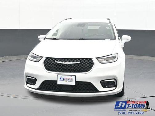 Bright White Clearcoat 2022 Chrysler Pacifica Touring-L