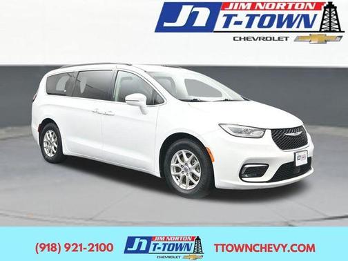 Bright White Clearcoat 2022 Chrysler Pacifica Touring-L