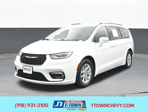 Bright White Clearcoat 2022 Chrysler Pacifica Touring-L