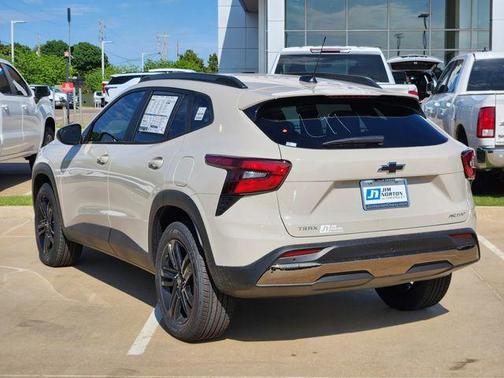 White Sand 2026 Chevrolet Trax ACTIV