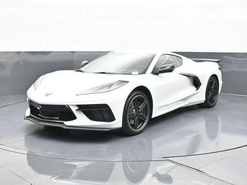 Arctic White 2026 Chevrolet Corvette Stingray w/2LT