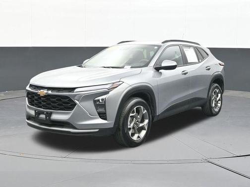 Sterling Gray Metallic 2025 Chevrolet Trax LT