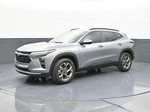 Sterling Gray Metallic 2026 Chevrolet Trax LT