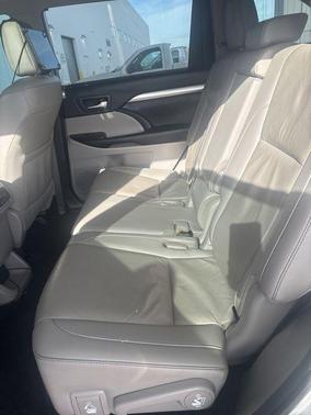 Celestial Silver Metallic 2019 Toyota Highlander XLE