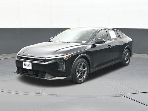 Aurora Black Pearl 2025 Kia K4