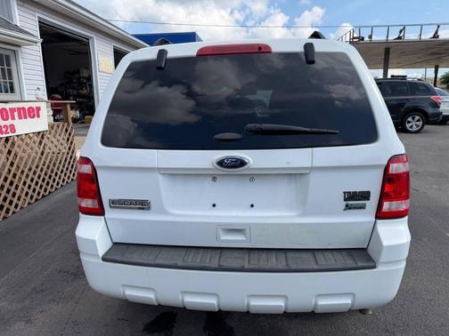 Oxford White 2011 Ford Escape XLT