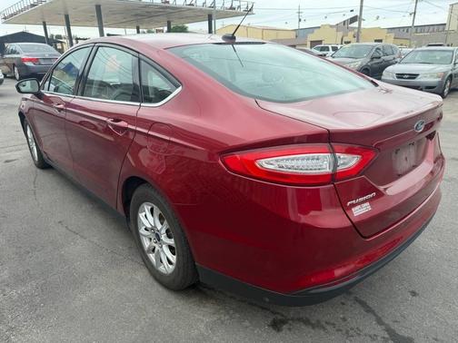 Ruby Red Metallic Tinted Clearcoat 2016 Ford Fusion SE