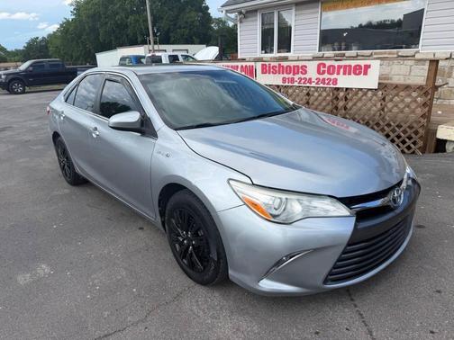 Celestial Silver Metallic 2015 Toyota Camry Hybrid SE