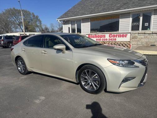 2016 Lexus ES 300h Base