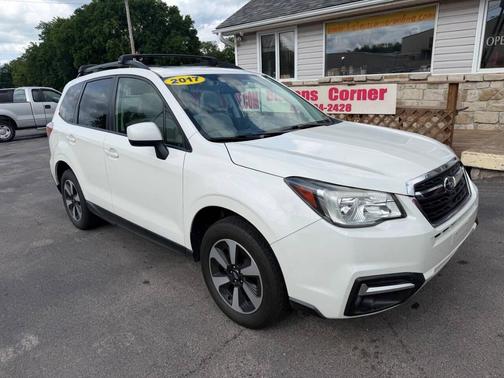 Crystal White Pearl 2017 Subaru Forester 2.5i Premium