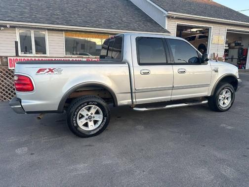 2002 Ford F-150 XLT SuperCrew