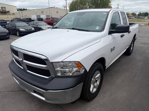 Bright White Clear Coat 2018 RAM 1500 Tradesman/Express