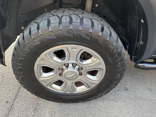 2018 RAM 2500 Tradesman 4x4 4dr Crew Cab 8 ft. LB Pickup