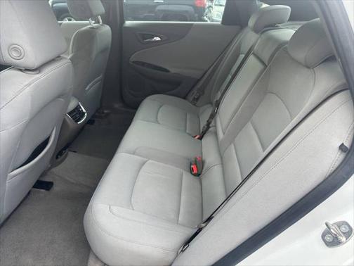 2017 Chevrolet Malibu 1LT