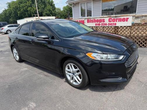Tuxedo Black Metallic 2014 Ford Fusion SE