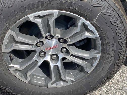 Summit White 2026 GMC Sierra 1500 SLE