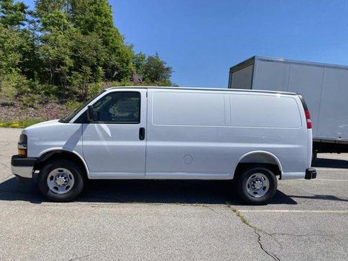 Summit White 2026 Chevrolet Express 3500 Work Van